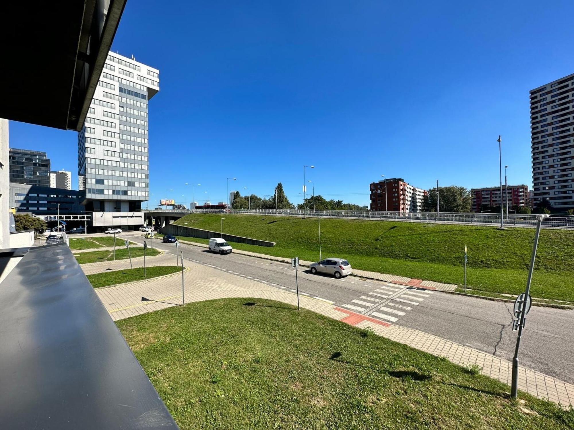 Novozariadeny Apartman Pri Starom Moste Bratislava Exterior photo